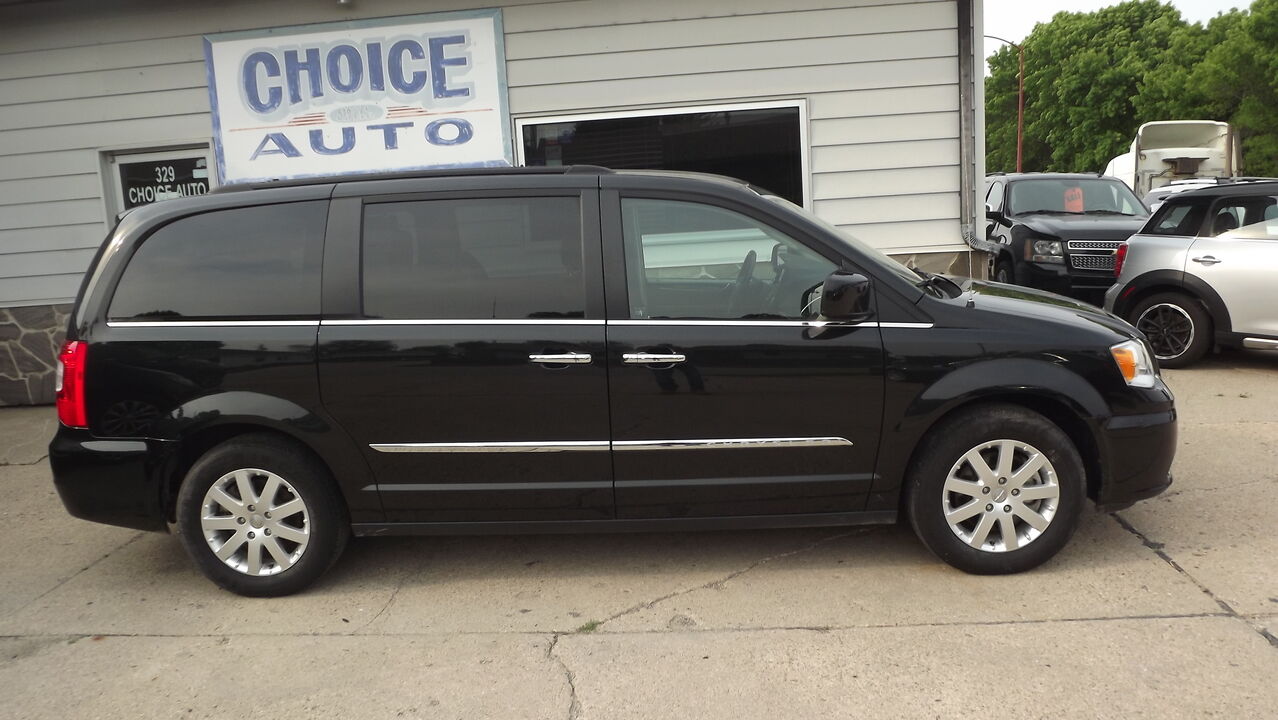 2015 Chrysler Town & Country  - Choice Auto